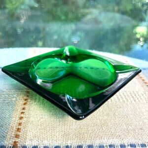 Vintage Emerald Green Glass Ashtray 4.5” Square